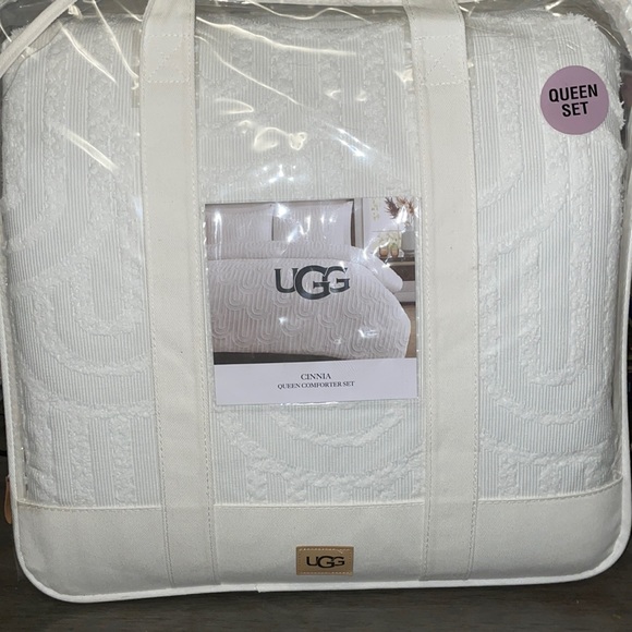 UGG Bedding Queen Comforter Set Poshmark